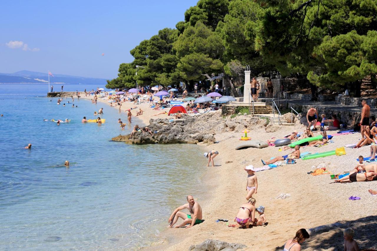 Apartments And Rooms By The Sea Brela, Makarska - 13118 Eksteriør billede
